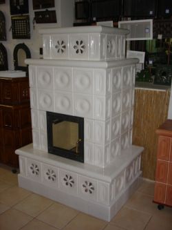 <b>Sorszám:</b> 273 <br>
<b>Méret:</b> 110 x 77 x 170 cm (szélesség x mélység x magasság)<br>
<b>Teljesítmény:</b> 7 kW<br>
<b>Csempe ára:</b> 894.400 Ft