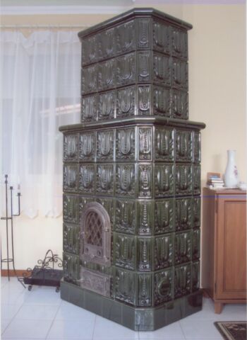 <b>Sorszám:</b> 103 <br>
<b>Méret:</b> 100 x 60 x 226 cm (szélesség x mélység x magasság)<br>
<b>Teljesítmény:</b> 130 lm3<br>
<b>Csempe ára:</b> 780.500 Ft