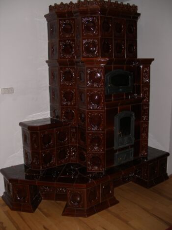 <b>Sorszám:</b> 252 <br>
<b>Méret:</b> 206 x 93 x 240 cm (szélesség x mélység x magasság)<br>
<b>Teljesítmény:</b> 130 lm3<br>
<b>Csempe ára:</b> 2.063.400 Ft